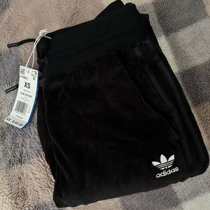 Adidas originals slim joggers in black velvet